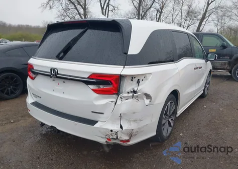 2021 Honda Odyssey Touring z USA, uszkodzony, nr VIN 5FNRL6H80MB008330